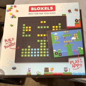 Brand New- Bloxels Build Your Own Video Games Board - Multicolor